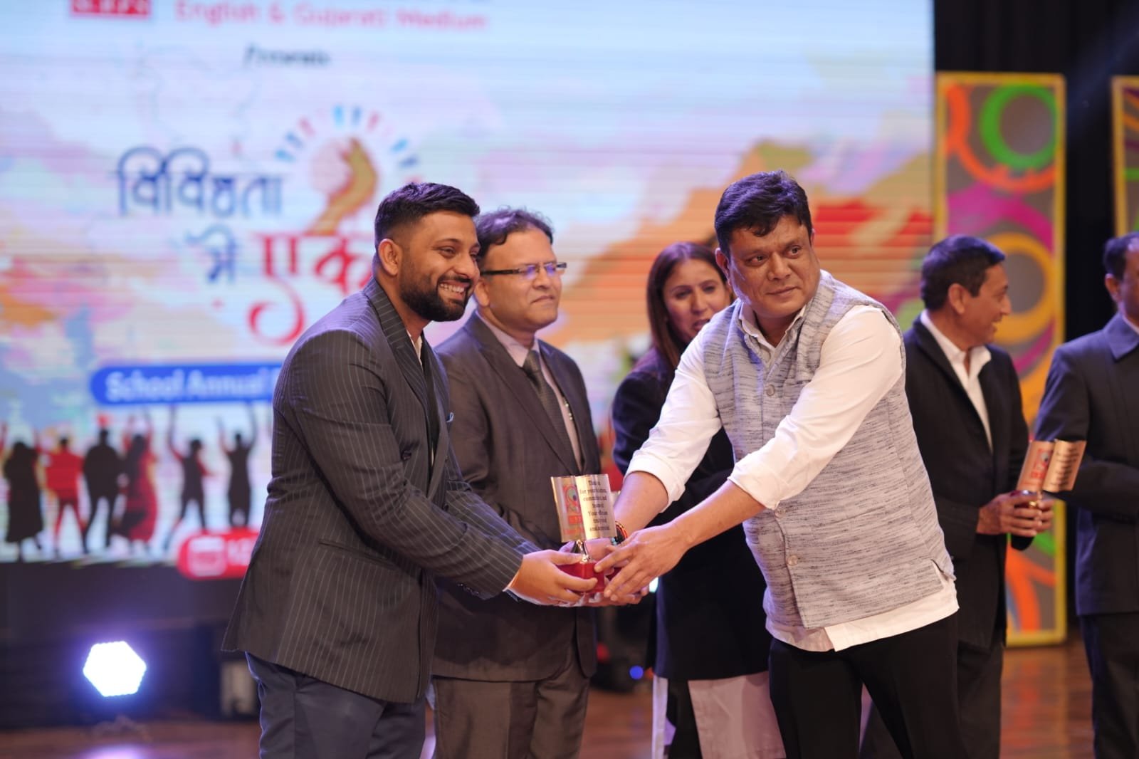 Jay Pardasani receiving an award